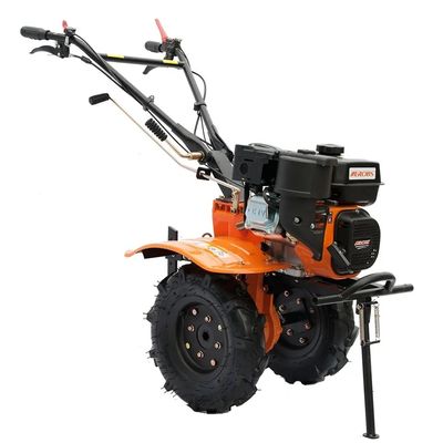 まっすぐな刃によって監視小型電気カルチィベーター力の耕うん機をはねかけなさい